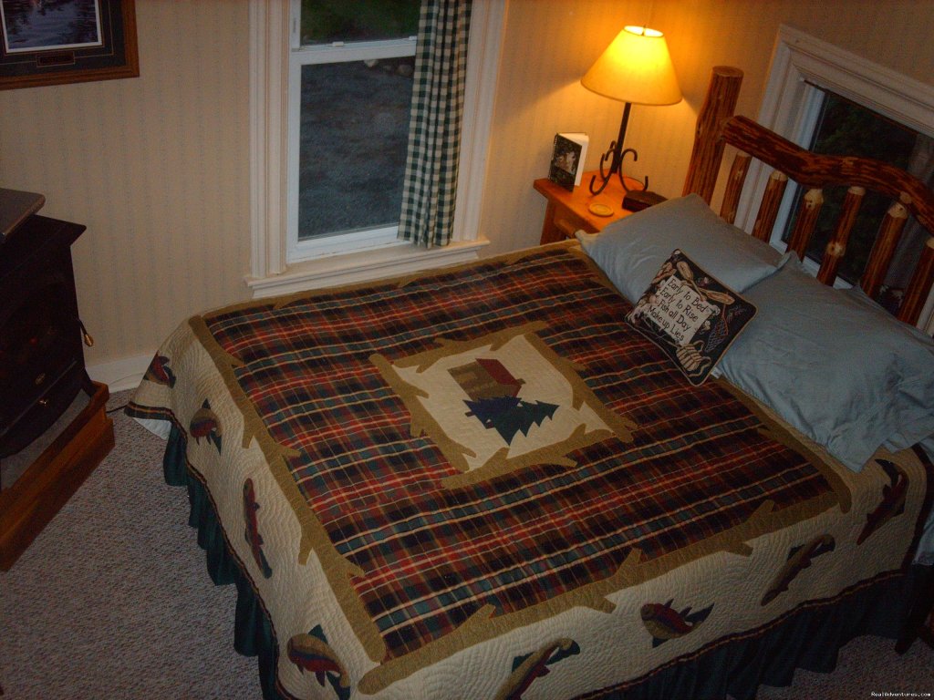 Guest Rooms | Kinni Creek Lodge & Outfitters | Image #2/6 | 