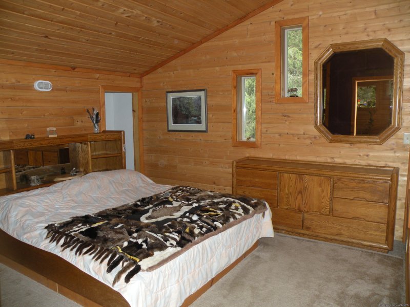 TreeFort House Master bedroom | Beach House Rentals | Image #4/14 | 
