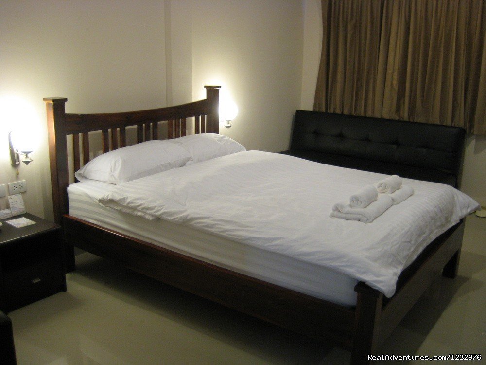 Deluxe Room (Double Bed) | The Park Nangrong Resort | Image #8/13 | 