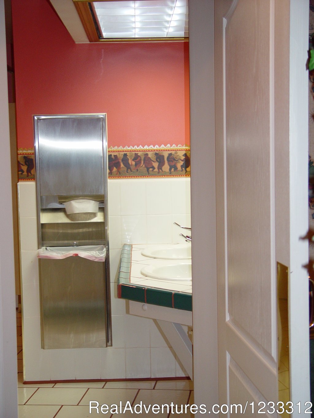RV Public Restroom | Hart D Ranch:Rooms /RV Park /PO | Image #12/24 | 