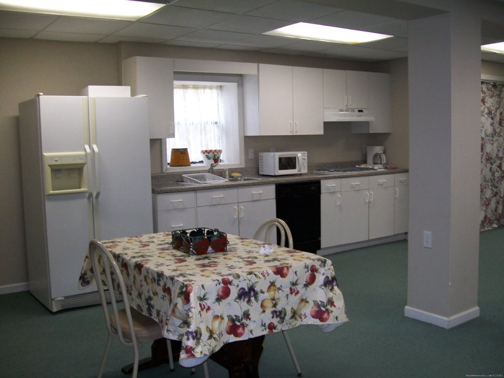 Hostel kitchen area | Inexpensive Lodging - Pets Allowed | Image #4/4 | 