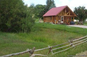 Outlaw Cabins Cabins | Lander, Wyoming Hotels & Resorts | Riverton, Wyoming