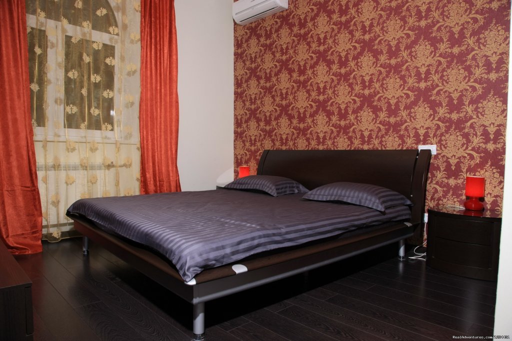 Independence Square 2 Room Apartment | Image #2/6 | 