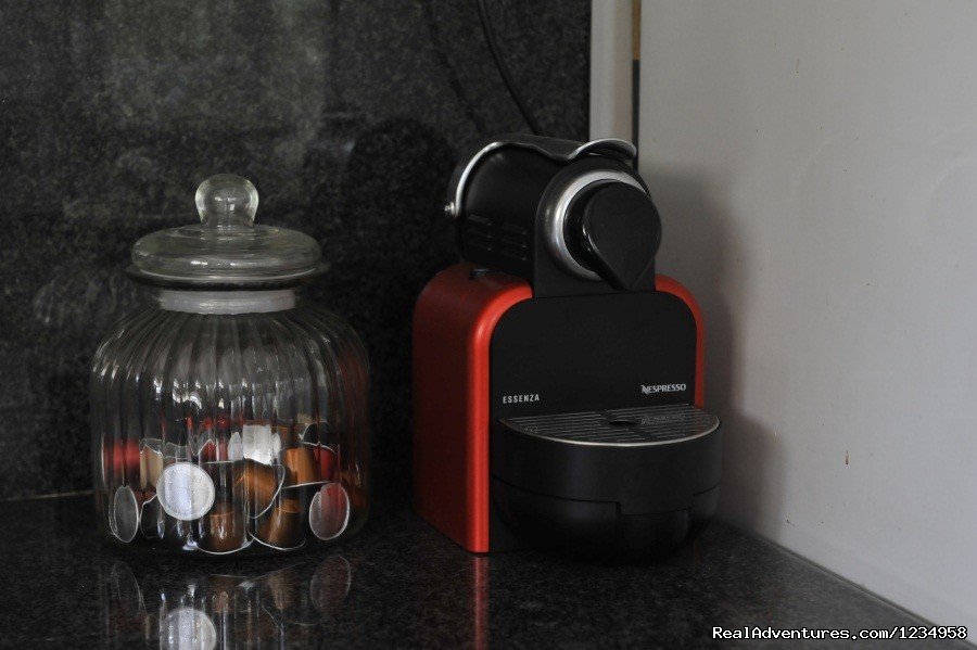 Coffee Machine | Deluxe Apartment for Vacation Rental in Tel Aviv | Image #7/9 | 