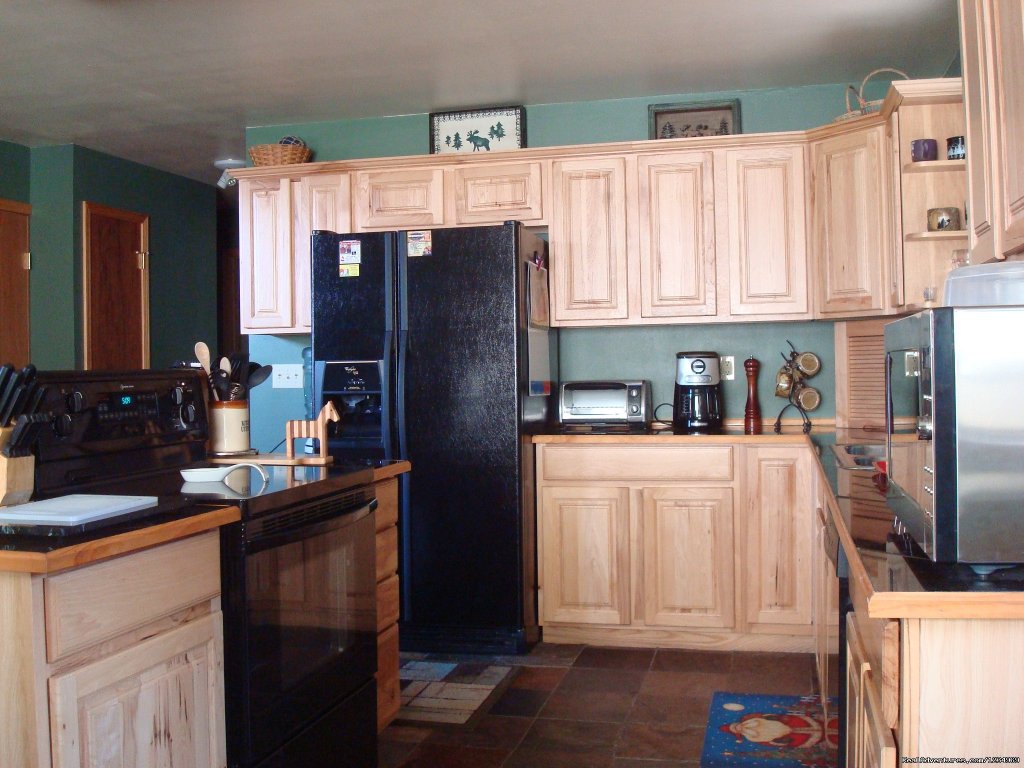 Upgaded and fully equipped kitchen | Pikes Peak Retreat In Pikes National Forest | Image #6/26 | 
