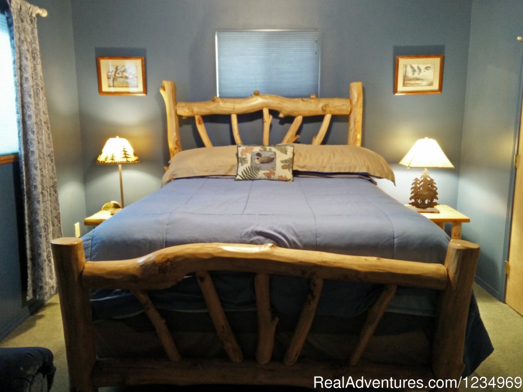 Second Bedroom/Queen Size bed | Pikes Peak Retreat In Pikes National Forest | Image #12/26 | 