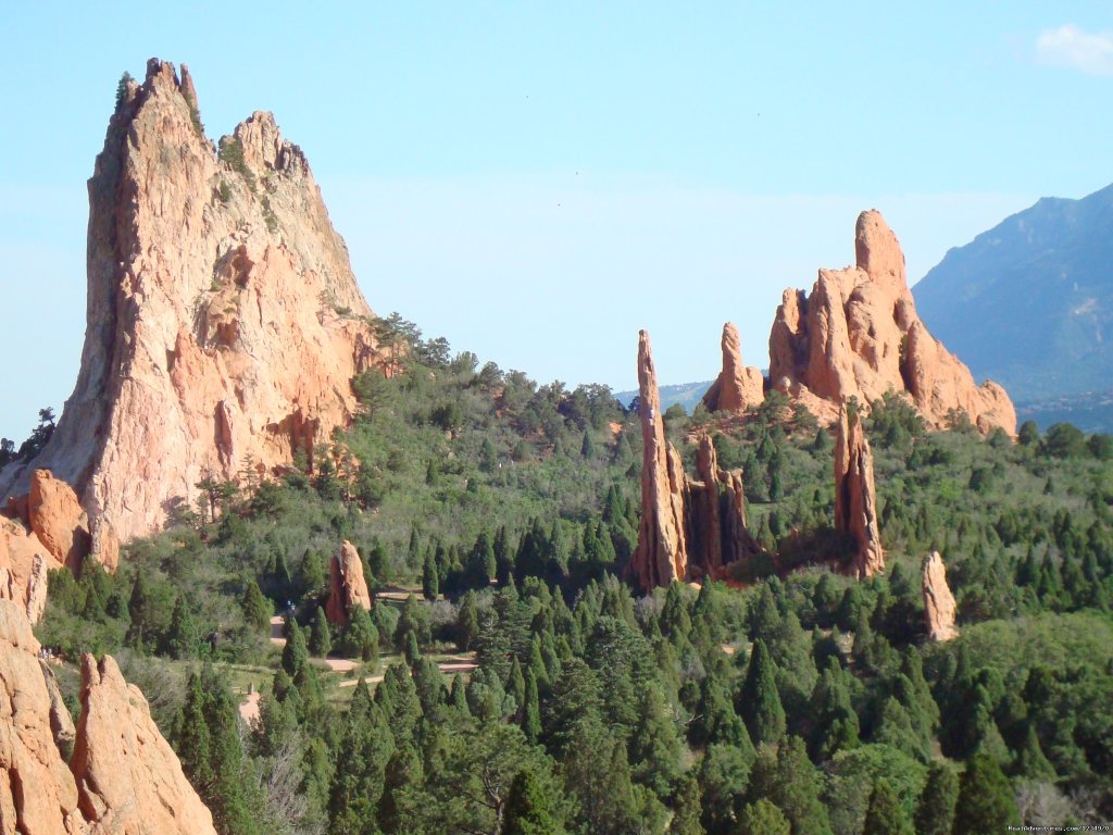 Garden of the Gods is less than 2 miles away | Pikes Peak Cottage By Garden Of The Gods: Mnt View | Image #18/26 | 
