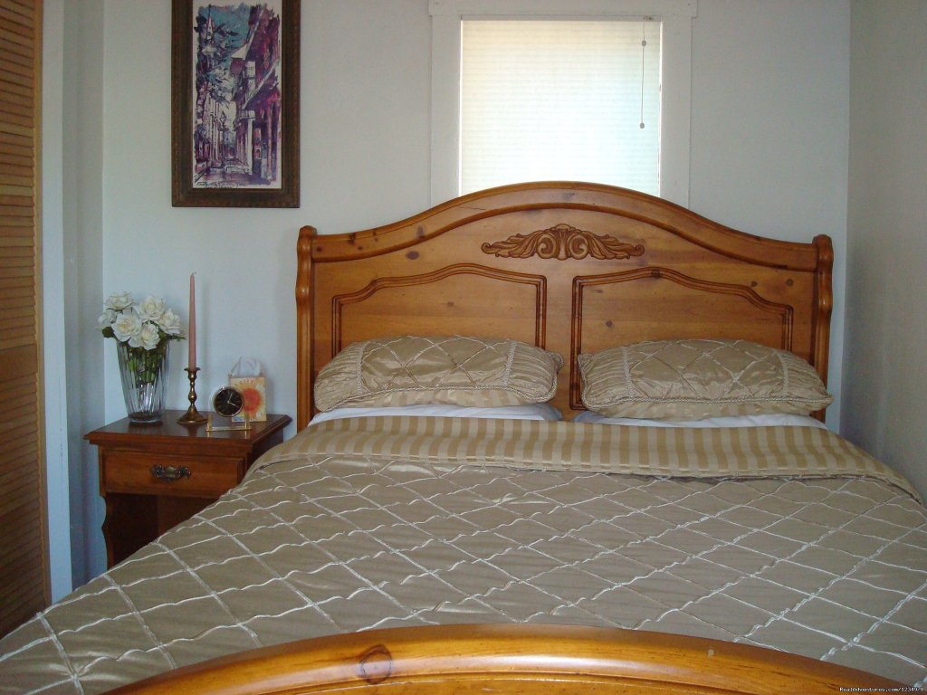 Second Bedroom Is Furnished With A Queen Size Bed | Pikes Peak Cottage By Garden Of The Gods: Mnt View | Image #10/26 | 