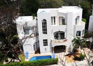 Large 5 bedroom Family Villa - Footsteps to Beach | Playa Del carmen, Mexico Vacation Rentals | Great Vacations & Exciting Destinations