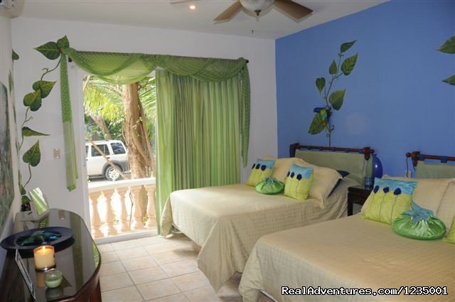 Large 5 bedroom Family Villa - Footsteps to Beach | Image #9/19 | 
