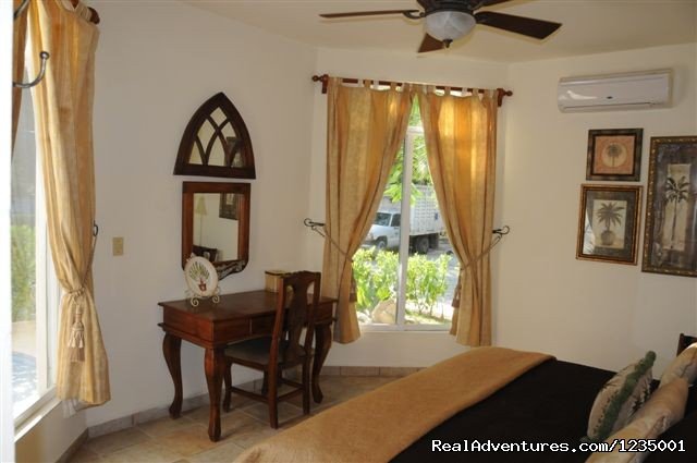 Large 5 bedroom Family Villa - Footsteps to Beach | Image #11/19 | 