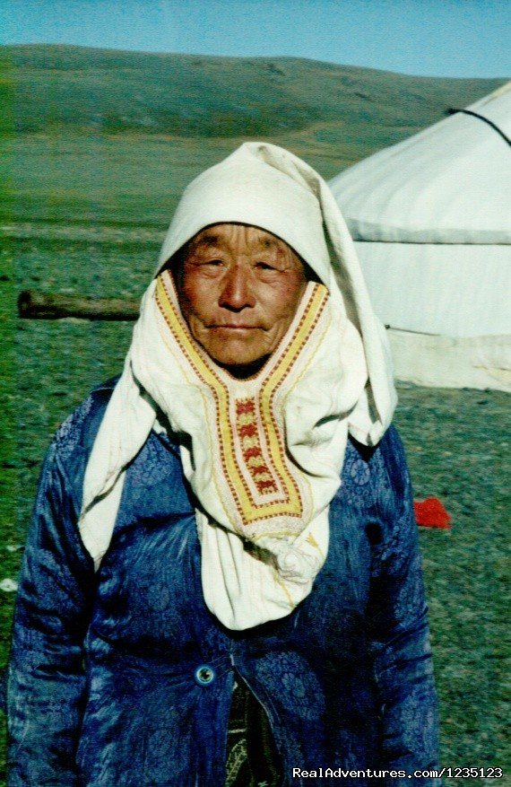 Kazakh woman | Gobi Expeditions Mongolia | Image #5/20 | 
