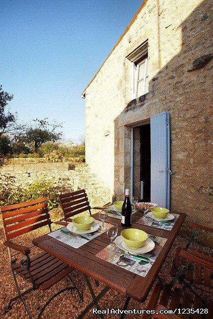A good place for a diner in the evening | Romantic two bedroomed cottage in Vendee, France | Image #17/23 | 