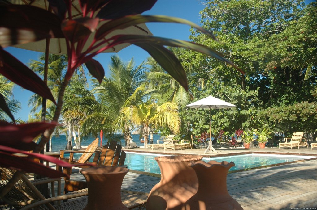Beachfront pool | Palmetto Bay Plantation | Islas de la Bahia, Honduras | Hotels & Resorts | Image #1/3 | 