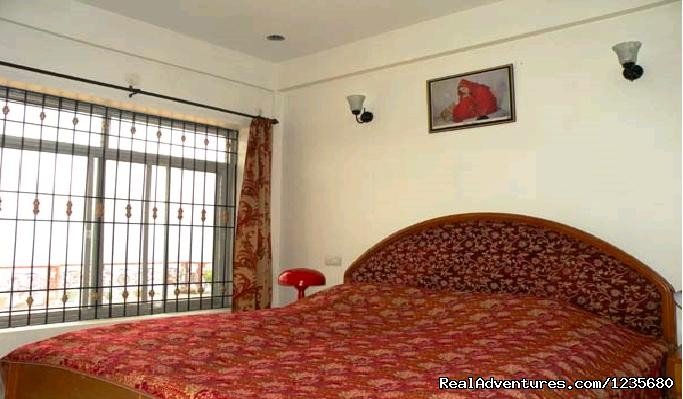 Room | Aapo Aap Home Stay (B&B), Shimla-India | Image #2/16 | 