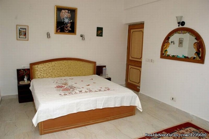 Superior Double Bed Room | Aapo Aap Home Stay (B&B), Shimla-India | Image #15/16 | 