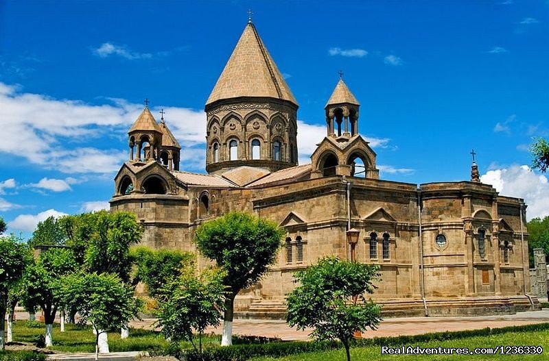 Etchmiadzin monastry | Geographic Travel Club Armenia | Yerevan, Armenia | Sight-Seeing Tours | Image #1/14 | 