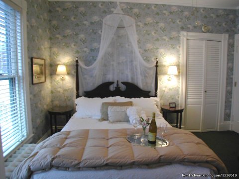 Room 22 (Casablanca Room) | Image #10/23 | Greenville Inn at Moosehead Lake