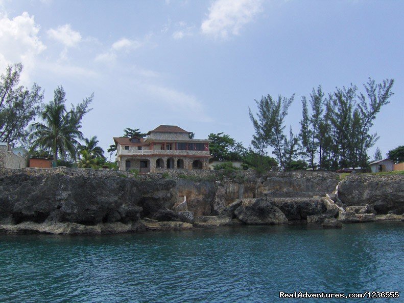 1 Care Villa On Cliffs Of West End | Alligator Pond, Jamaica | Vacation Rentals | Image #1/1 | 