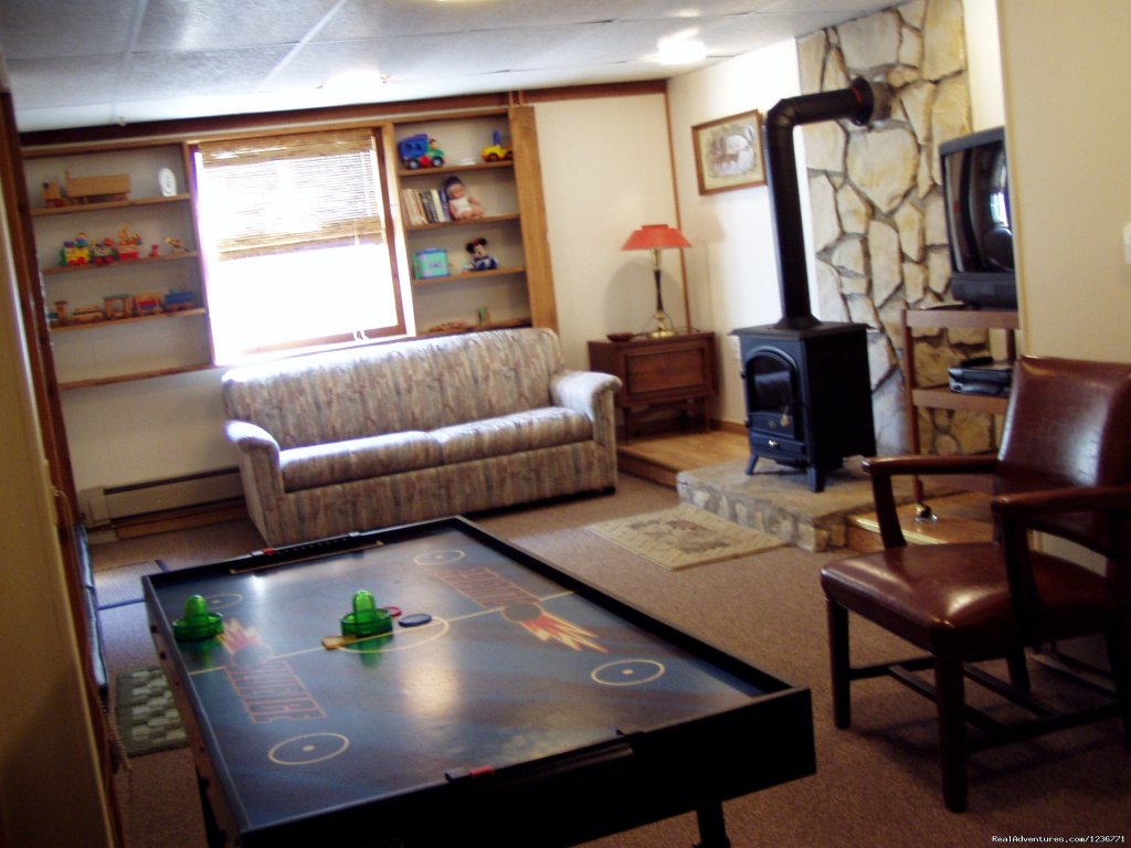 Downstairs Rec Room | Moonglow Vacation Homes on Beautiful Lake Delton | Image #4/7 | 