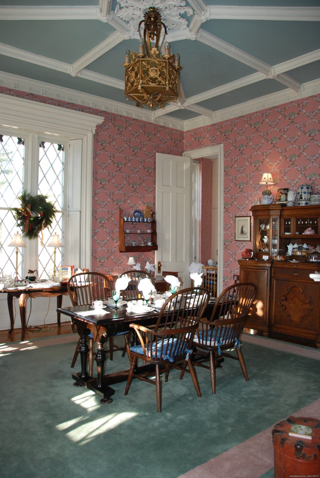 Dining Room at the Inn at Woodhaven | Inn at Woodhaven a Romantic Bed and Breakfast i | Image #3/10 | 