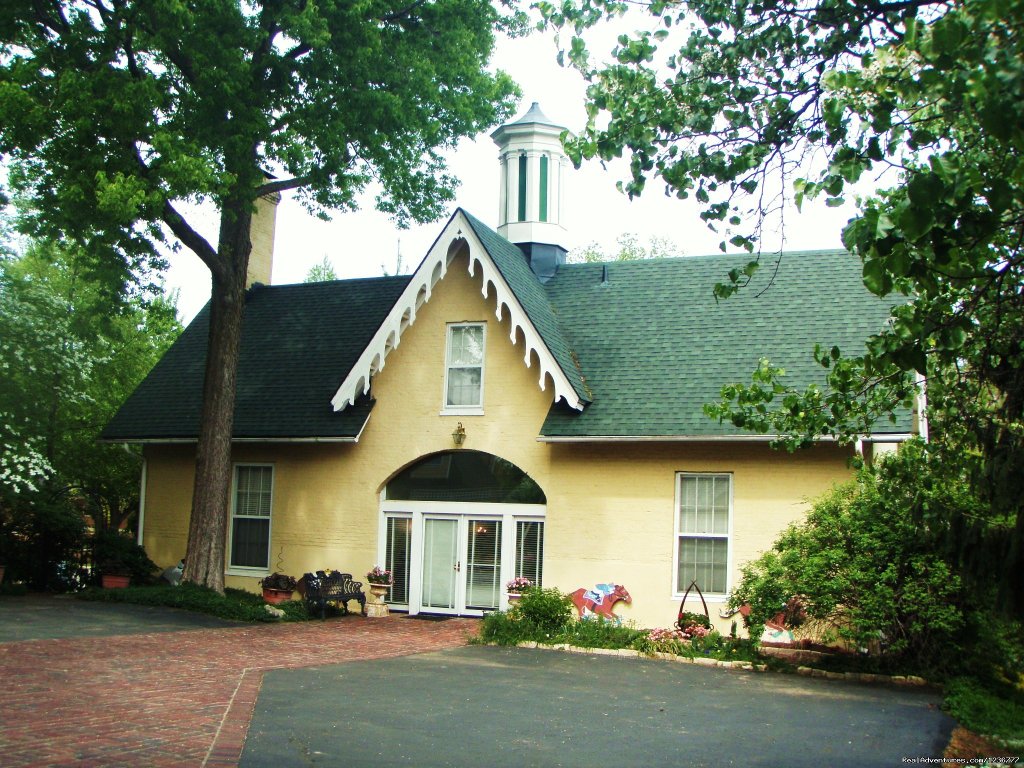 Carriage House at the Inn at Woodhaven | Inn at Woodhaven a Romantic Bed and Breakfast i | Image #9/10 | 