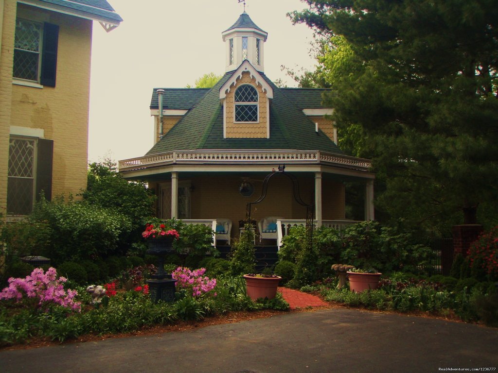 Spring view of Rose Cottage at the Inn at Woodhaven | Inn at Woodhaven a Romantic Bed and Breakfast i | Image #10/10 | 