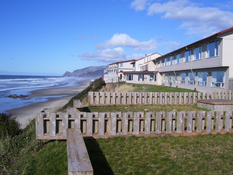 Ocean Front Side | Sea Horse Oceanfront Lodging | Lincoln City, Oregon  | Hotels & Resorts | Image #1/3 | 