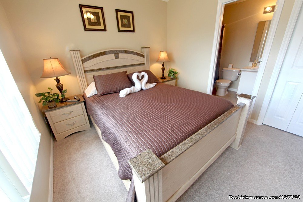 2nd Master bedroom and adjoining bathroom | Comforts of Home | Image #10/26 | 