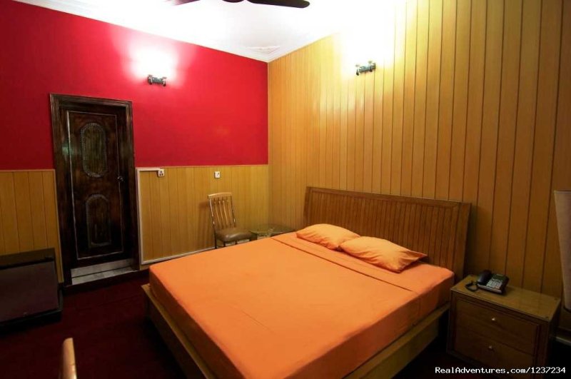 Standard room at Rooms alike Hotel Guest House in Islamabad | RooMs Islamabad | Image #8/15 | 