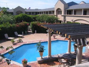 Vineyard Court | College Station, Texas Hotels & Resorts | New Braunfels, Texas Accommodations