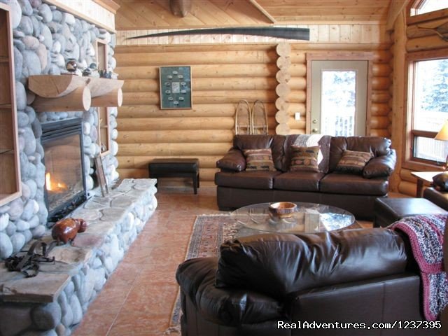 Main Living Room | Upscale Lodging on the Kenai River, Alaska | Image #4/22 | 