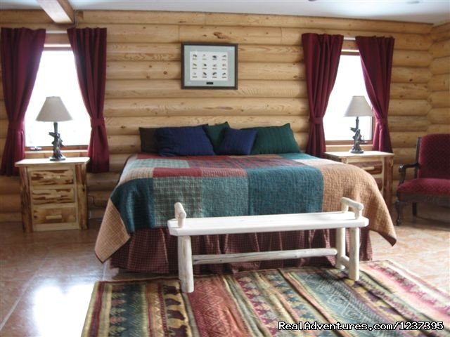 Master bedroom | Upscale Lodging on the Kenai River, Alaska | Image #7/22 | 