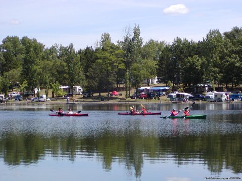 Rent Canoes, kayaks, Rowboats and Paddleboats