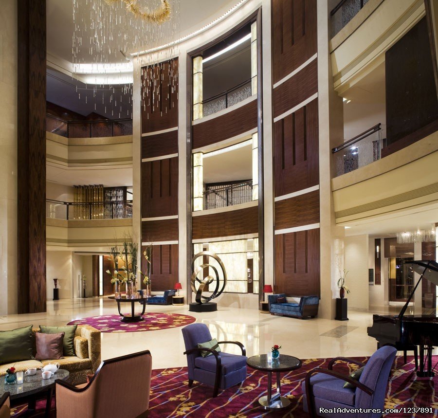 Hotel Lobby | The Ritz-Carlton, Shenzhen | Image #2/17 | 