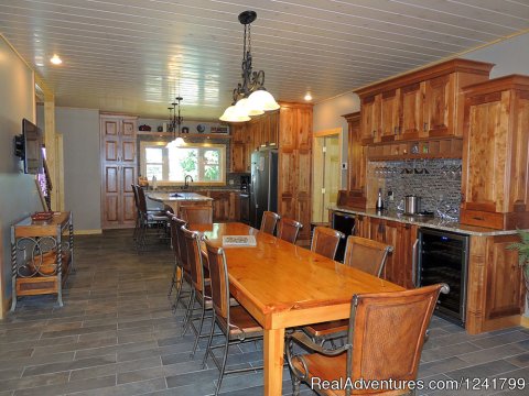 Deluxe home kitchen & dinning area | Angel Rock | Image #12/13 | 