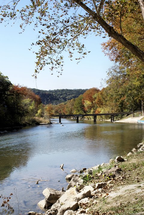 view from upriver end of Rio Raft | Guadalupe River Vacation Getaways | Image #3/6 | 