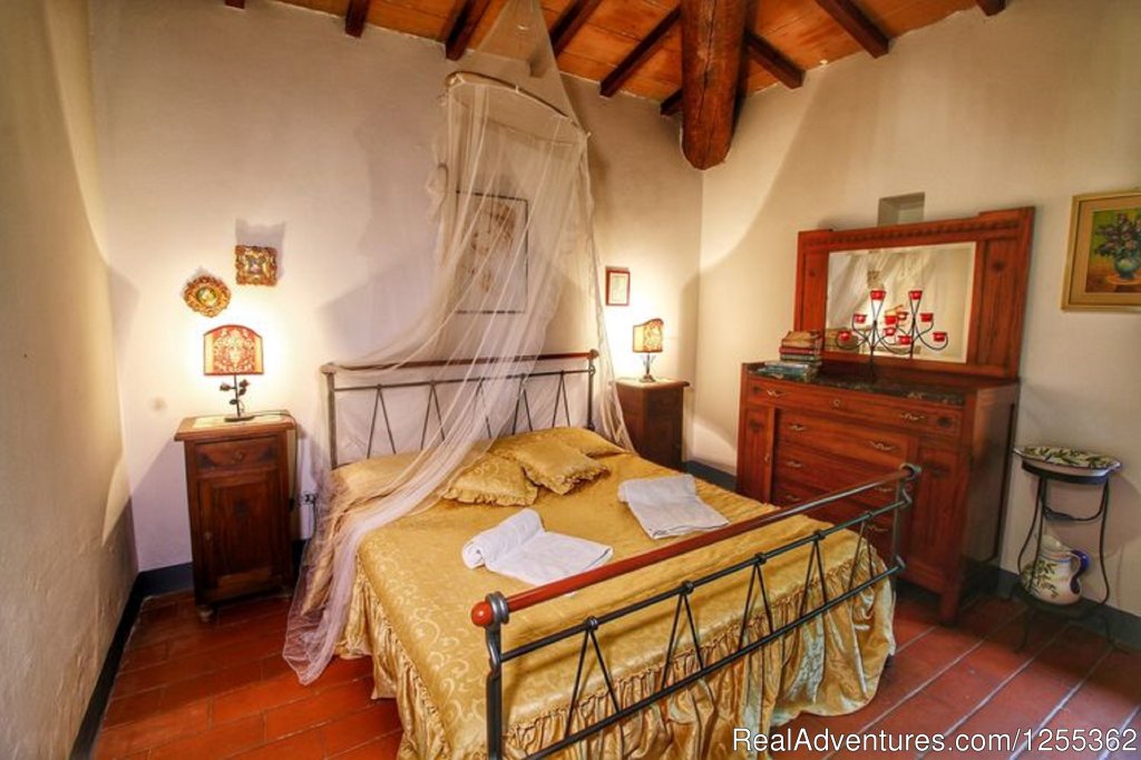 Bedroom | Hunting in Tuscany 'Riserva di Caccia Le Corniole' | Image #26/26 | 
