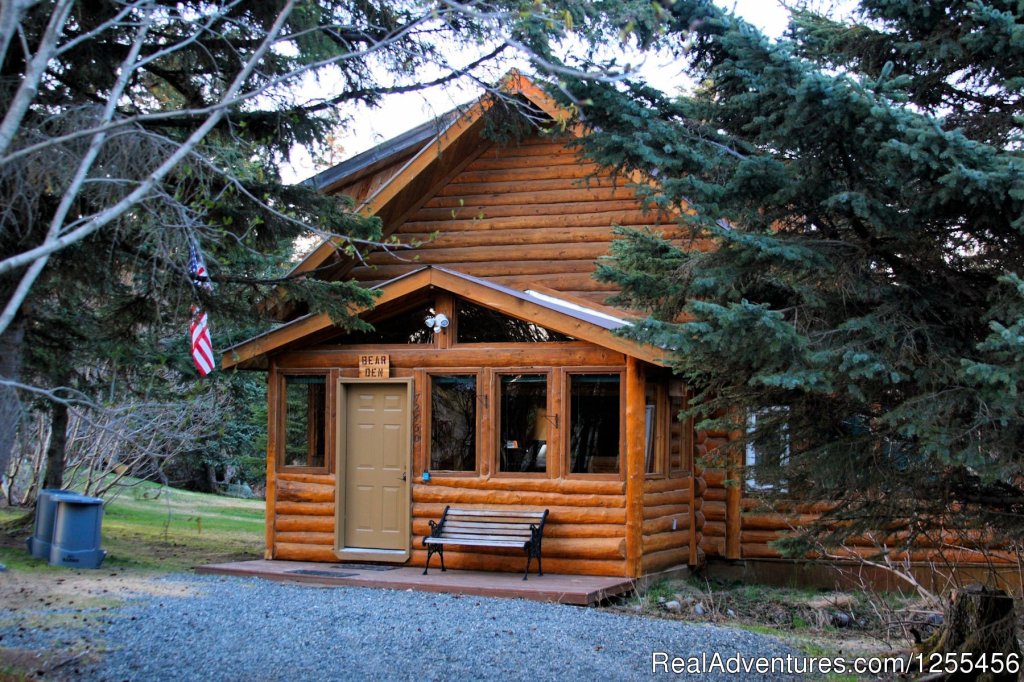 Bear Den Vacation Home | Unique Lodging and Exciting Adventures in Alaska | Image #5/26 | 