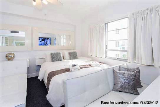 Bedroom 1 with 2 King or 4 Twins | 3 Room Art Deco Oceanfront Suite at Shelborne | Image #3/9 | 