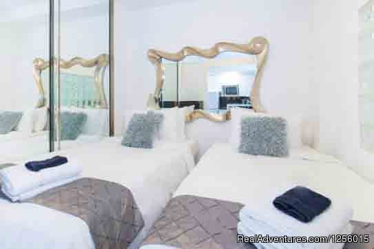 Bedroom 3 with 1 King or 2 Twins | 3 Room Art Deco Oceanfront Suite at Shelborne | Image #9/9 | 