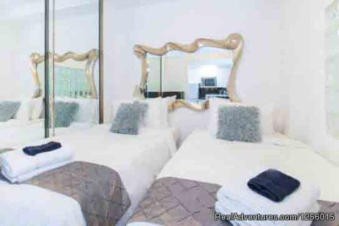 Bedroom 3 with 1 King or 2 Twins | Image #9/9 | 3 Room Art Deco Oceanfront Suite at Shelborne