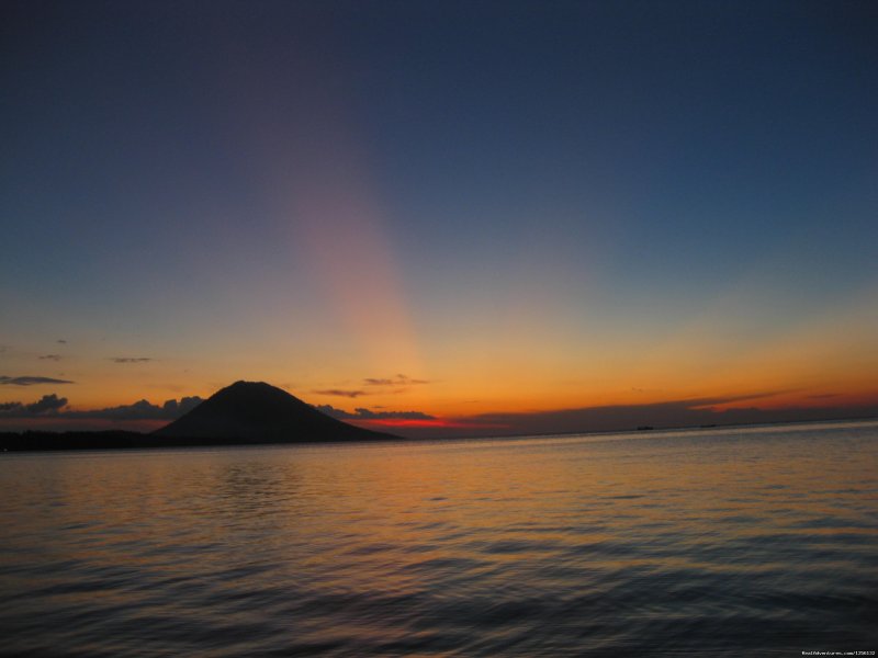 Sunset in front of the Resort | Romantic accommodation and incredible diving | Image #11/15 | 
