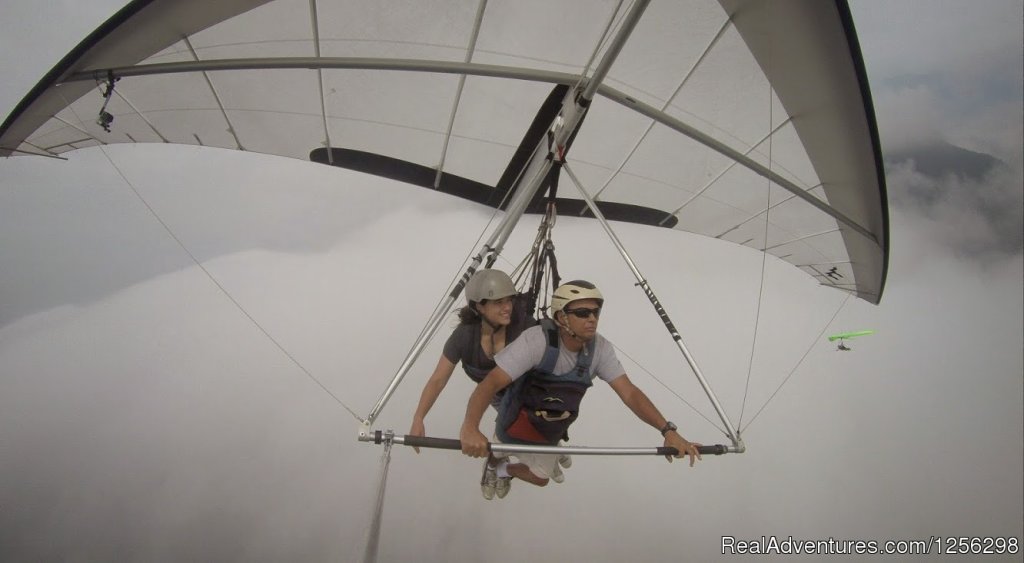 Reuna a los amigos y venga a volar con nosotros. ?Programe s | Hilton Fly Rio Tandem Hang Gliding | Image #4/8 | 