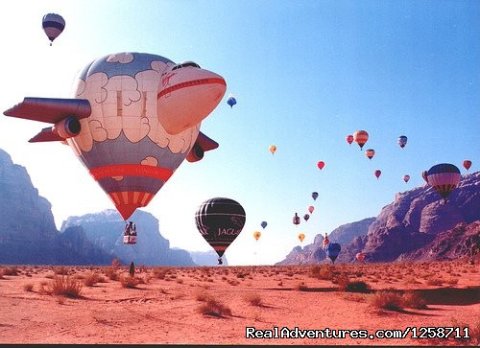 Hot Air Ballooning in Wadi Rum