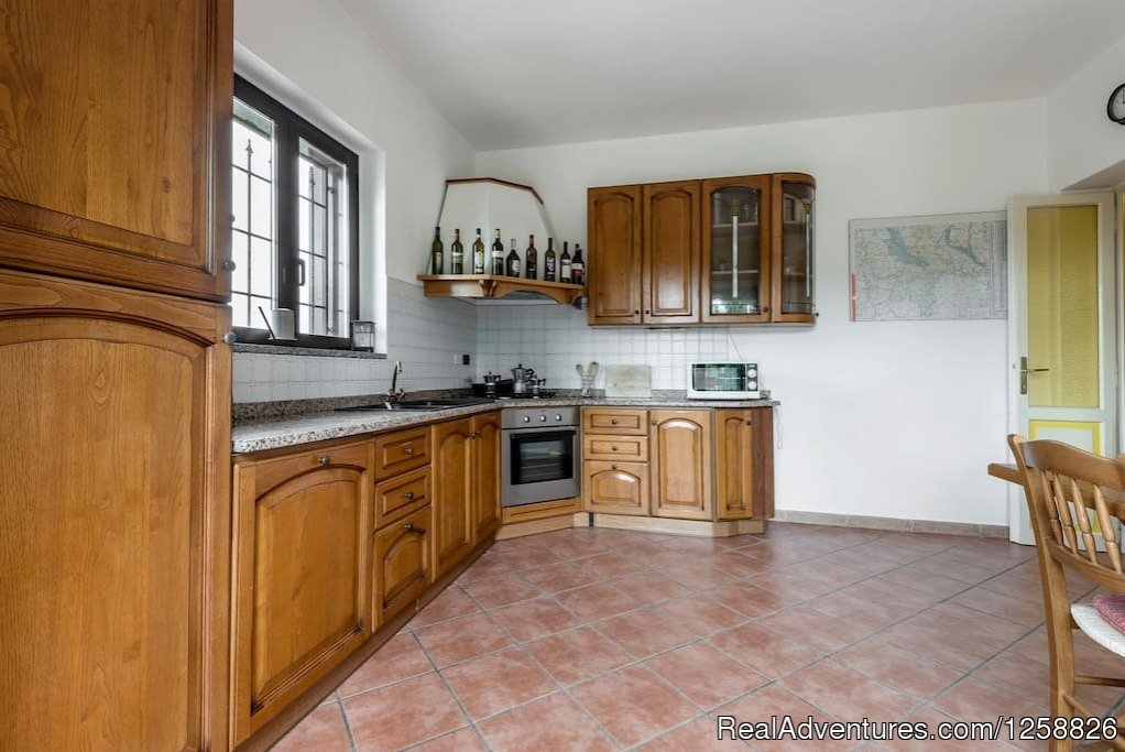 Kitchen apartment Loggione | Holiday Home I Due Padroni - Wine region Milan | Image #5/18 | 