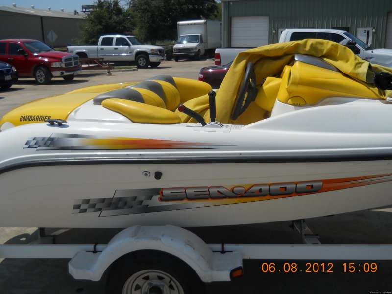 Yellow boat | All starwatersports jetski & boat rental | Lewisville, Texas  | Water Skiing & Jet Skiing | Image #1/5 | 