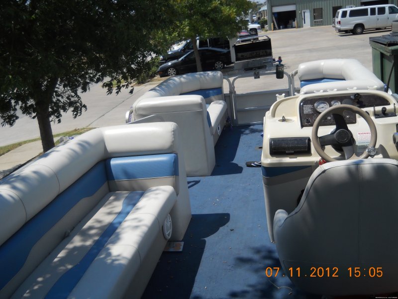 Pontoon boat | All starwatersports jetski & boat rental | Image #4/5 | 