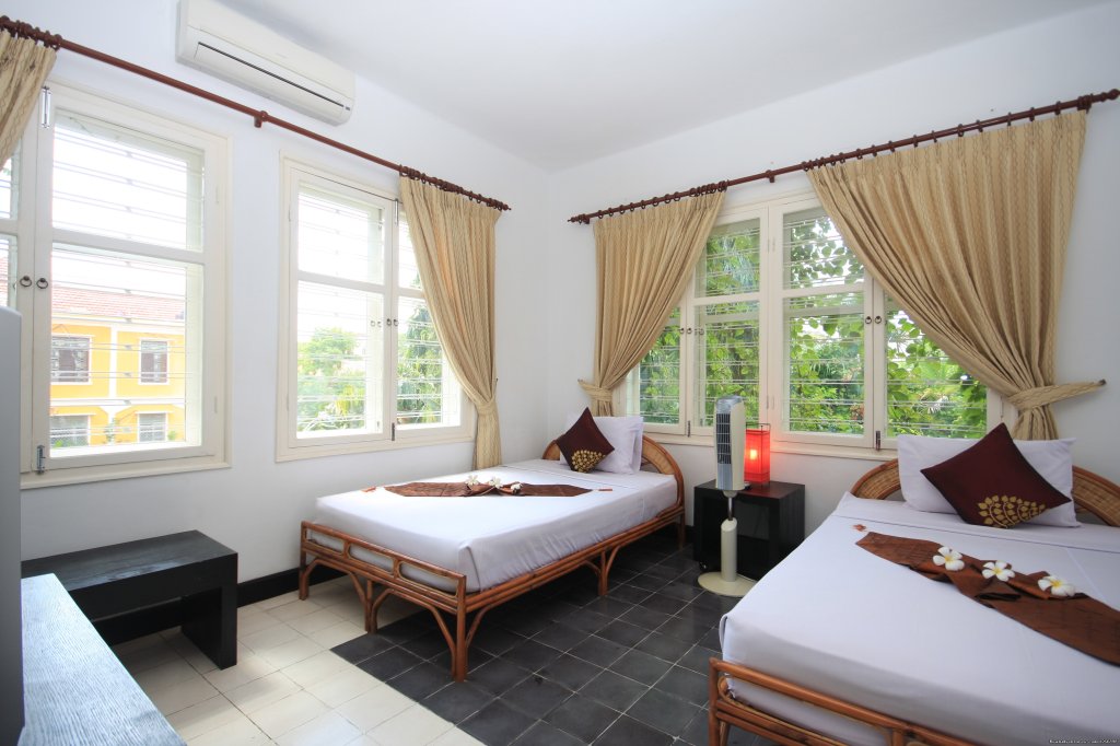 Deluxe Twin Room | Frangipani Villa-60s Hotel | Image #5/10 | 