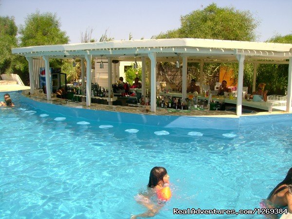 Swimming Pool and pool bar | Water sports and fun at beach campsite in Paros | Image #3/10 | 